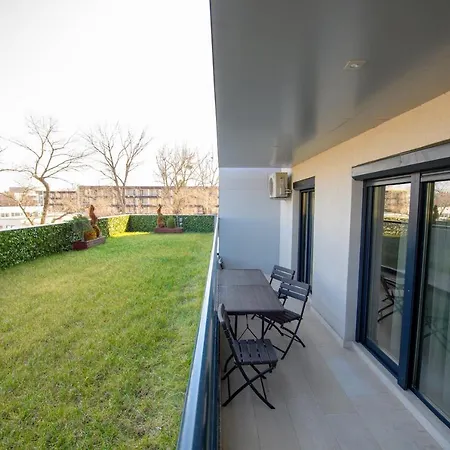 Marble Luxury Apartment *